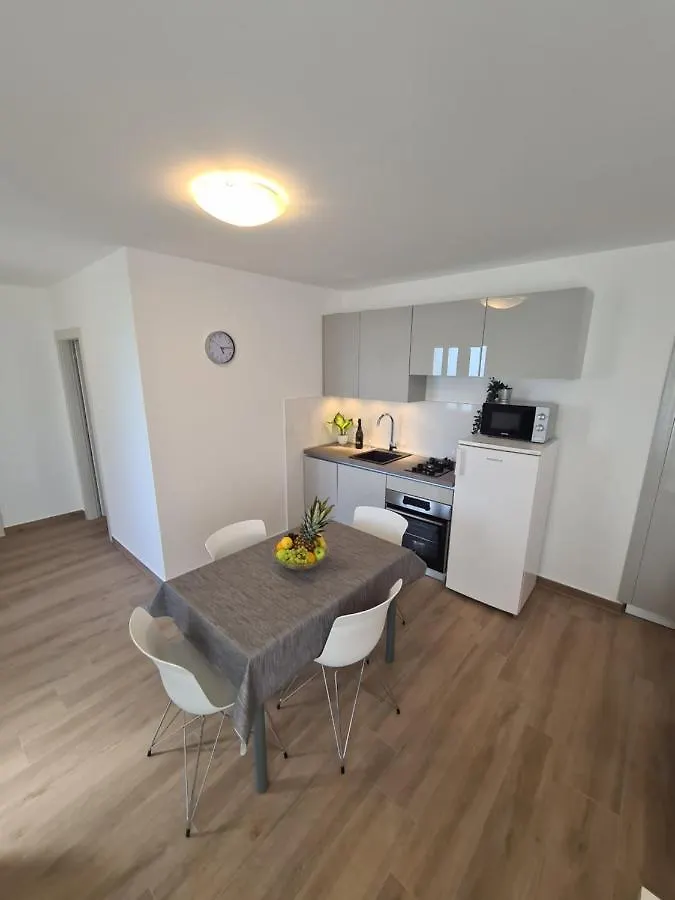 Apartments And Rooms Mazuranic Croatia